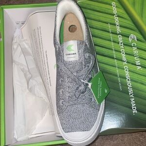 Cariuma IBI Low Stone Light Grey Knot Sneakers